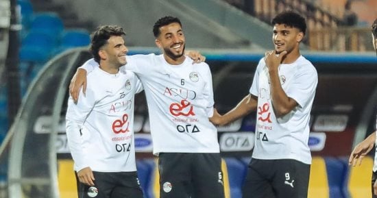 "وصلة هزار" تجمع زيزو ومنعم وفيصل فى تدريب المنتخب