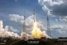 تفاصيل إطلاق SpaceX لـ21 قمرا صناعيا جديدا للانترنت الفضائى من فلوريدا