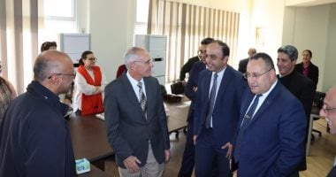 وفد جامعة فيرجينيا تك الأمريكية يزور مراكز التميز بهندسة الإسكندرية لبحث التعاون المشترك